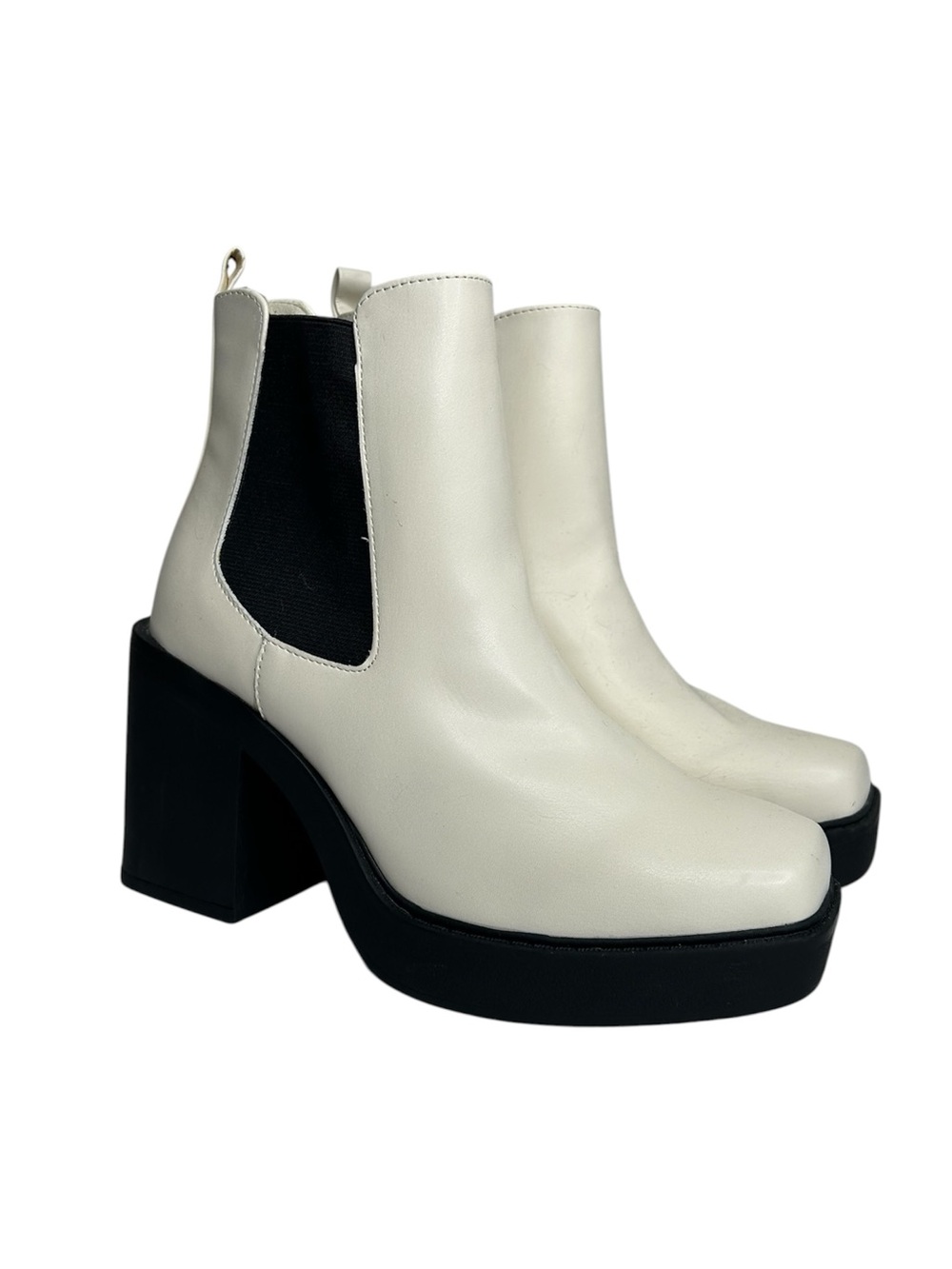 New MIA White Platform Chelsea Boots 9 Black Sole - Women's Fashion Ankle Boot